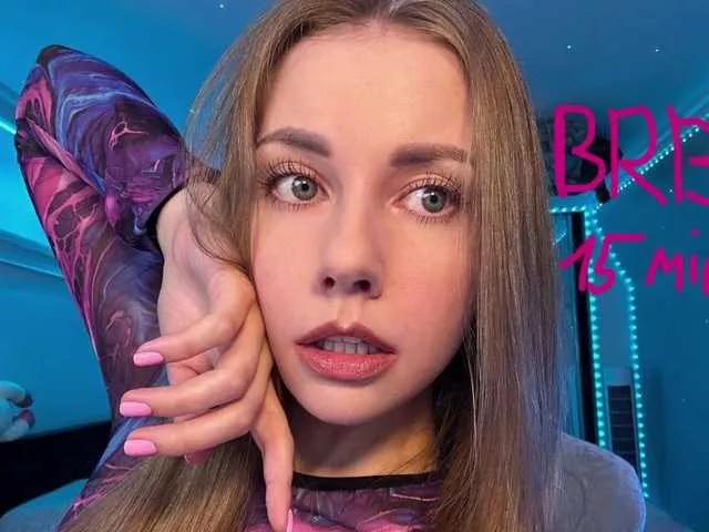 -VikkiL0vesCheese- from BongaCams