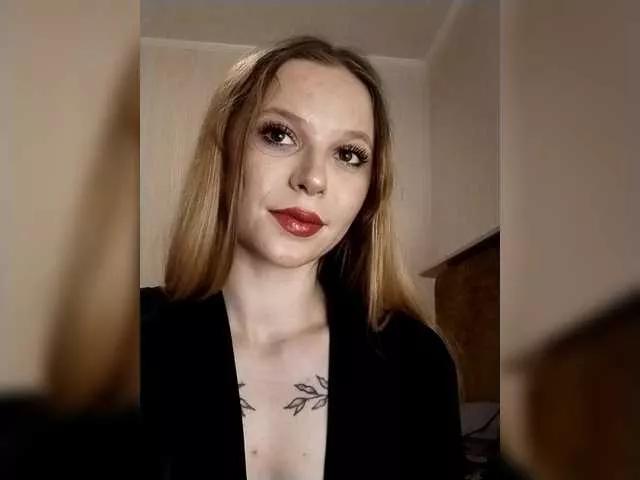 Sweet 1biscuit1 wants you to fuck her body now 1biscuit1 from BongaCams