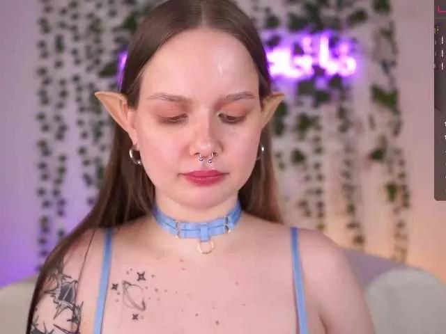 Amylittlestarrr on BongaCams 