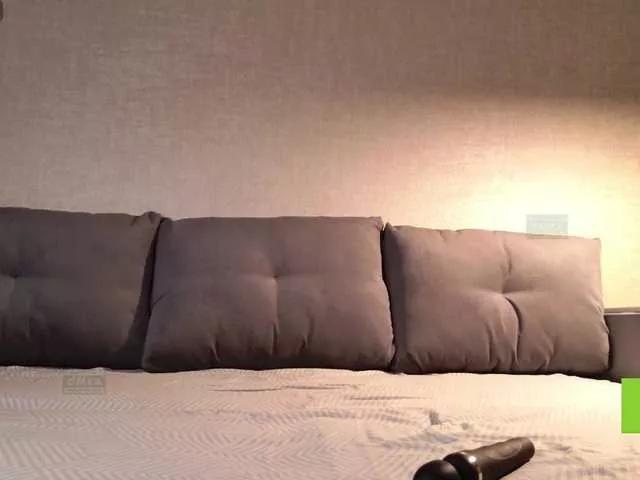 Avr0ria from BongaCams