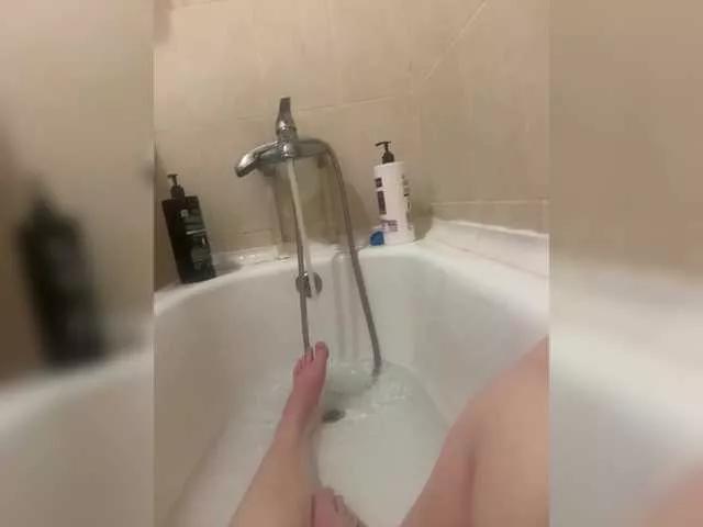 Watch Bryzgi, she wants to masturbate for you Bryzgi from BongaCams