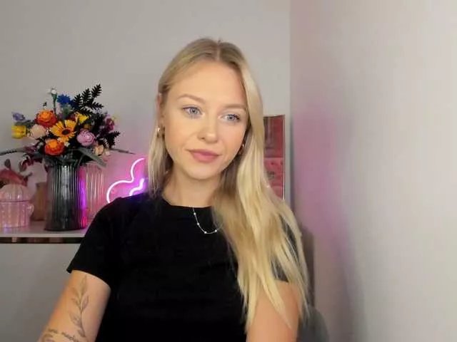 Offline CindyGlam on BongaCams