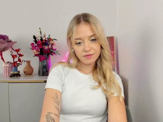 Offline CindyGlam on BongaCams