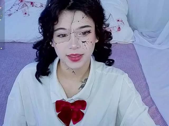 CoralineJones from BongaCams