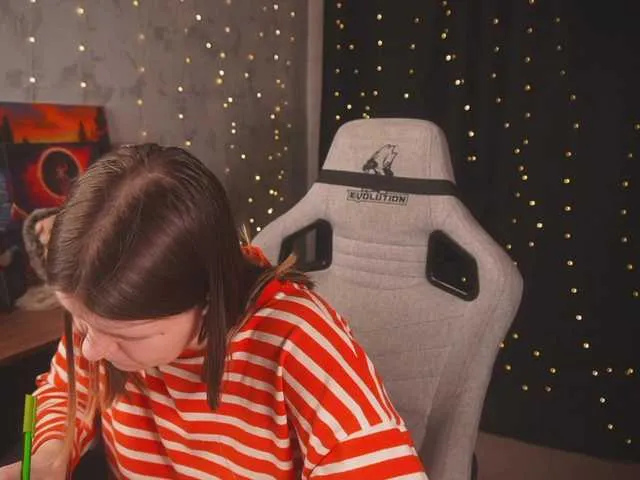 cutesoneckaaa — Heeey! Glad to see you in my room. Lovens works from 2 tokens, favorite vibrations: 50, 111, 999 - use them more often to please my pussy! I kiss you on both cheeks.