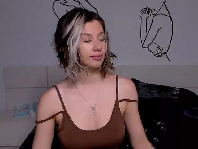 devilishfox from BongaCams