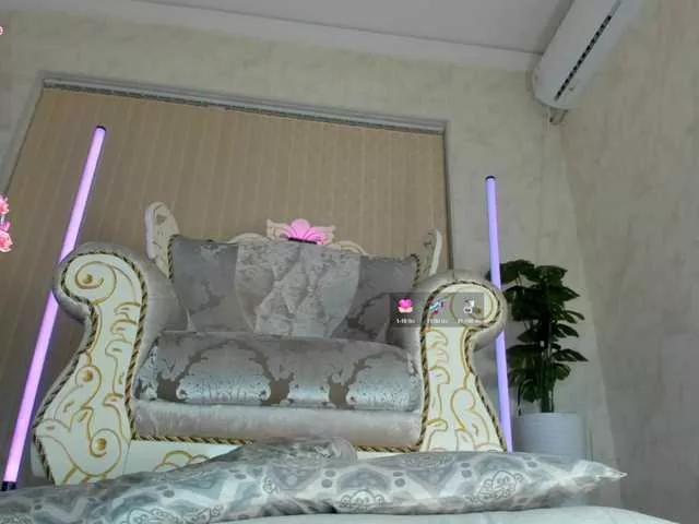 Check out naked escort Dialine Dialine from BongaCams