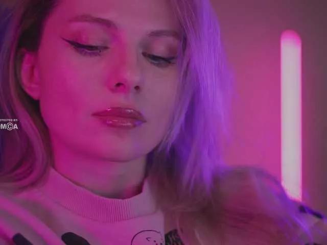 Slutty DianaMurr wants you to fuck her body now DianaMurr from BongaCams