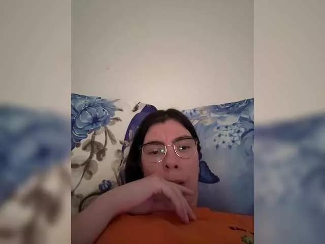 Elinor21 on BongaCams