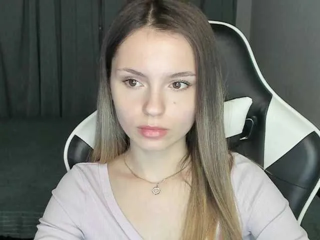 EmilySkout —  Tokens only in the general chat  I DON'T STRIPE THROUGH NAKED @total - countdown: @sofar collected, @remain remained, A New Year's gift 