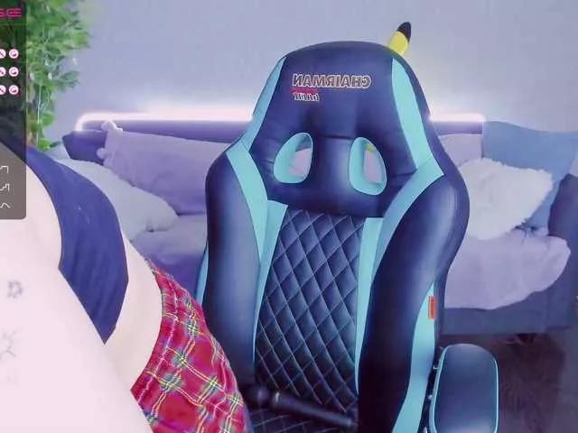 EvaFoxy on BongaCams 