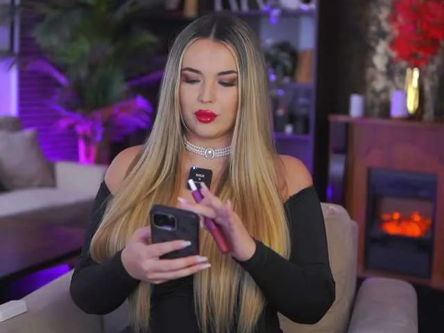 EvaSunderland — Two girls, one wild night. Eva & Natty on a mission to misbehave. Shots, dares, thigh-high energy.