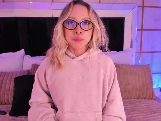 GretaVelvet — Goal: REMOVE PANTIES + RAIN SLAPSFAV PARTNESS 11, 17, 21 :  make moan your name: 19 tks  TOTAL: @total  REMAINING: @remain