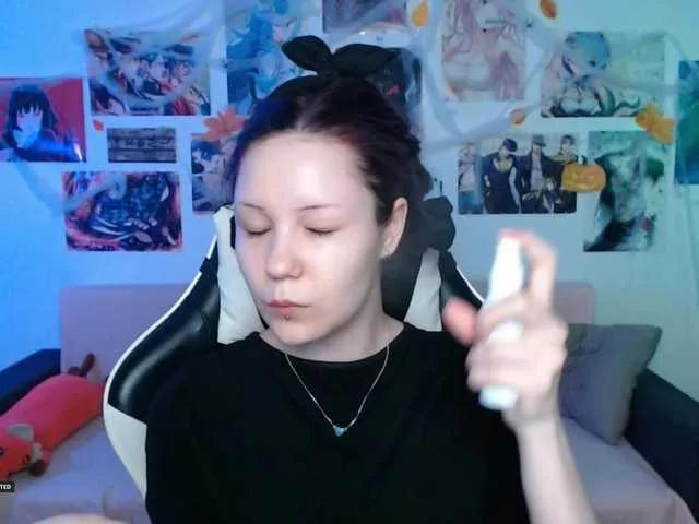 Hugo-Min from BongaCams