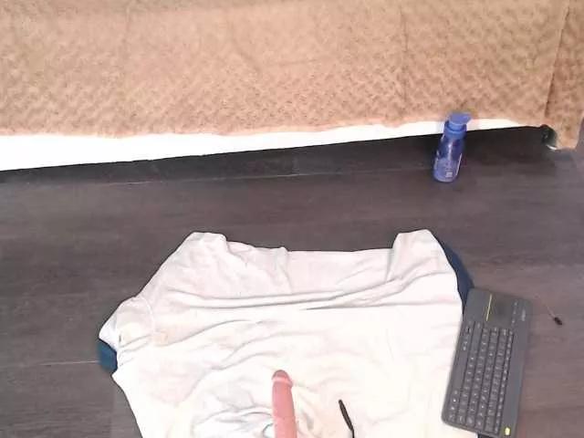 Watch Kristal-20, she wants to masturbate for you kristal-20 from BongaCams