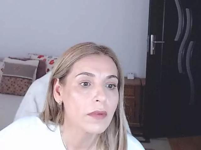 layla2022 on BongaCams 