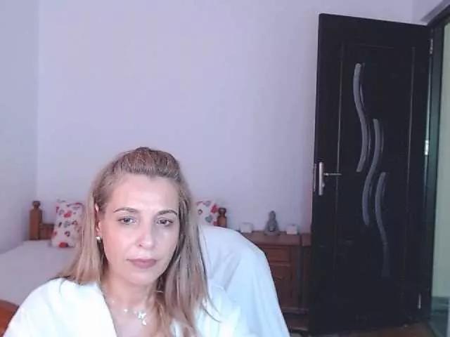 layla2022 on BongaCams 