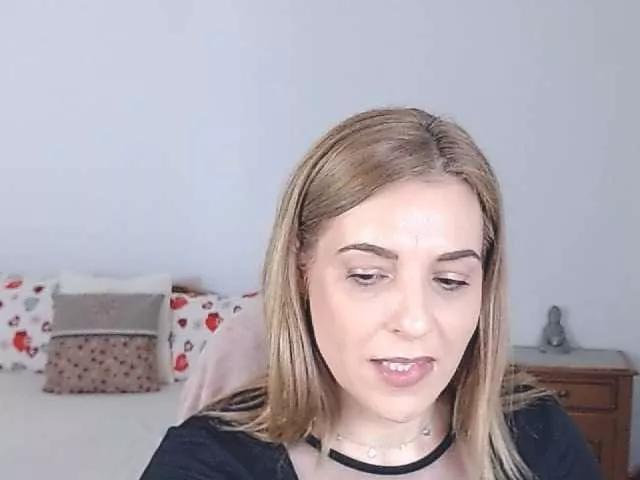 layla2022 on BongaCams 