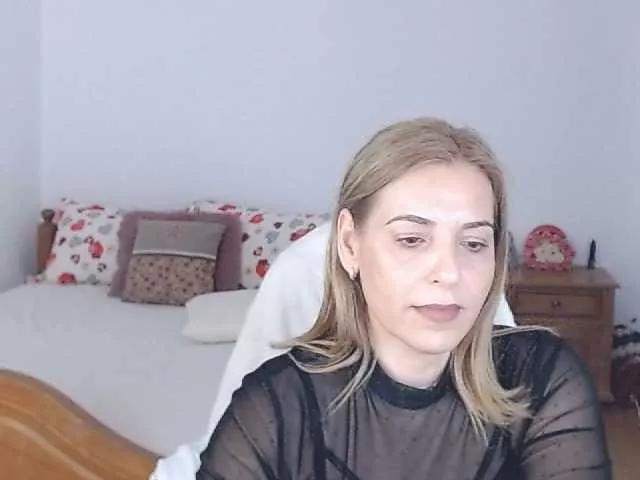 layla2022 on BongaCams 