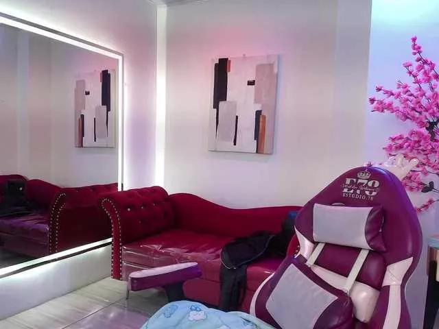 leia-queens from BongaCams