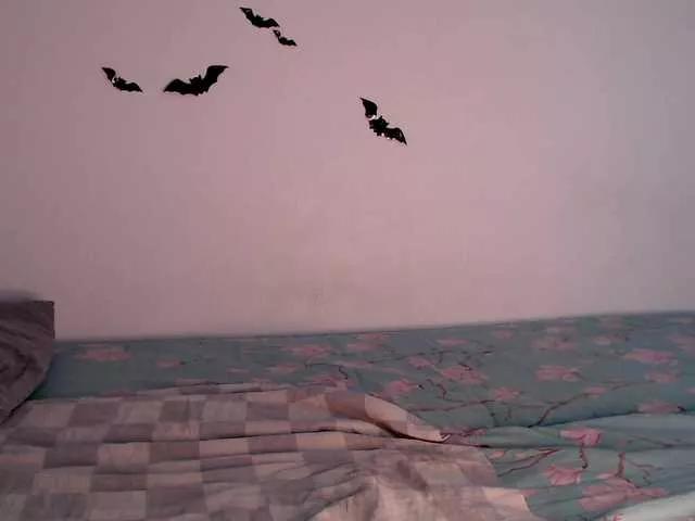 Discover 18 years old littleowlx from BongaCams littleowlx from BongaCams