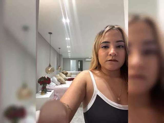 Discover LittleToxic, she wants to masturbate for you LittleToxic from BongaCams