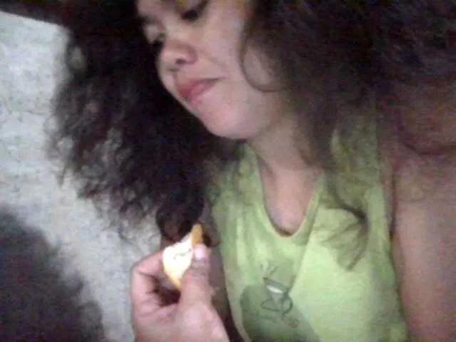 Masturbate to cute escort LovelyShaxxx3 LovelyShaxxx3 from BongaCams