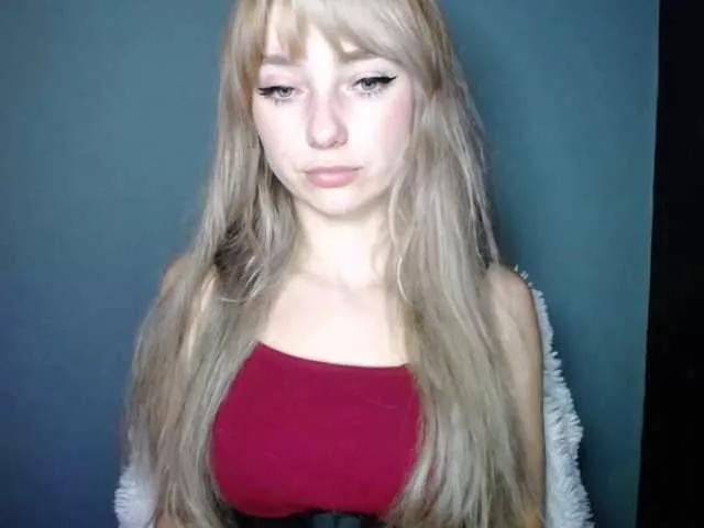 Explore sexy slut LuciaLovely LuciaLovely from BongaCams