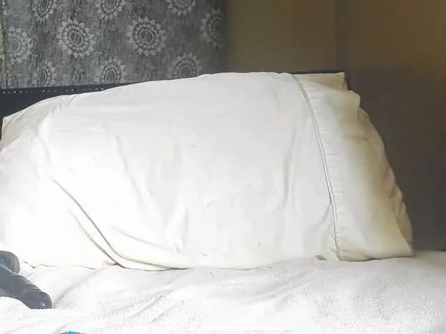 Discover Lucienah, she wants to masturbate for you Lucienah from BongaCams