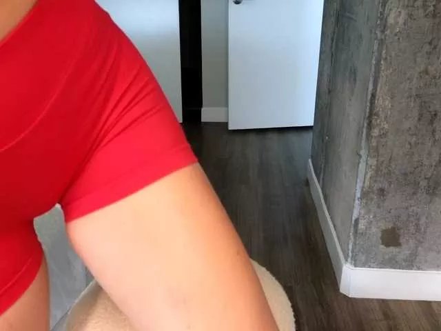 Offline LunaBlondSexy on BongaCams