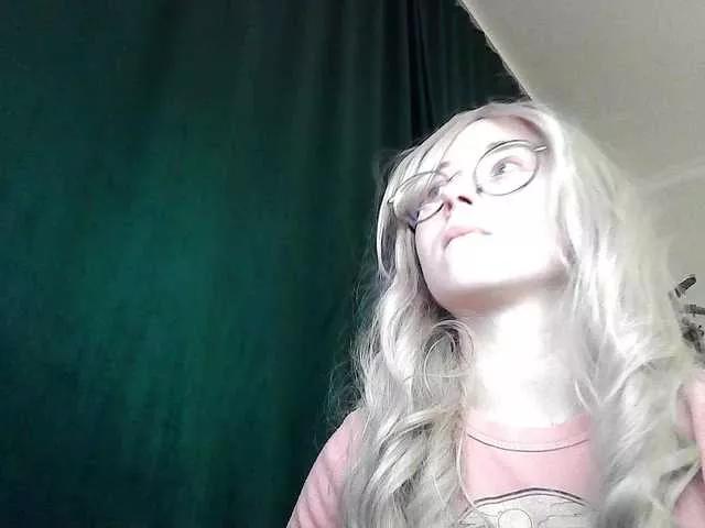 Join 24 years old LunaSky from BongaCams LunaSky from BongaCams