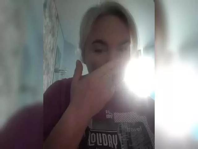 Explore hot stripper MadisonLove MadisonLove from BongaCams