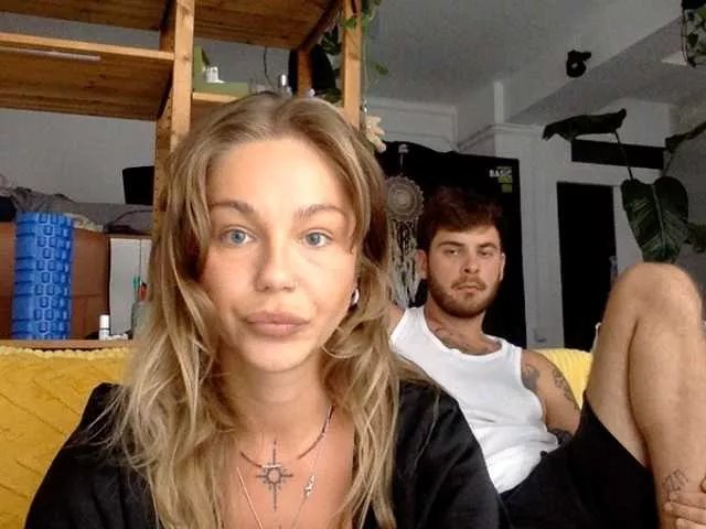 MalunaMoon from BongaCams