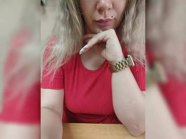 Offline Mandarinka8 on BongaCams