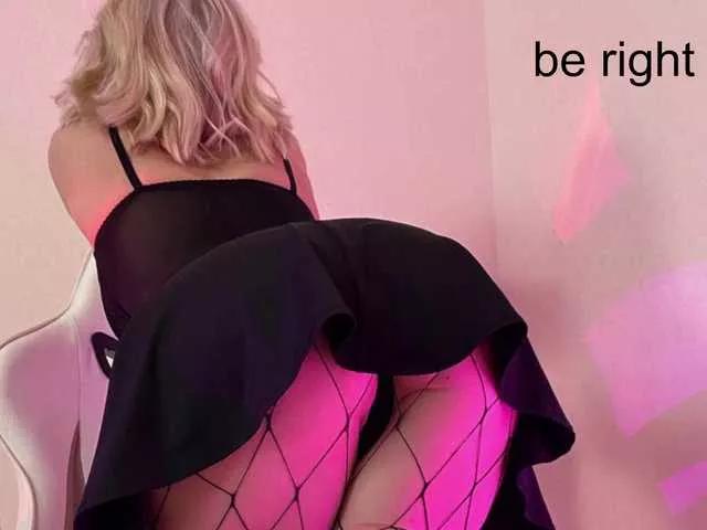 Checkout sexy camwhore Mira- Mira- from BongaCams