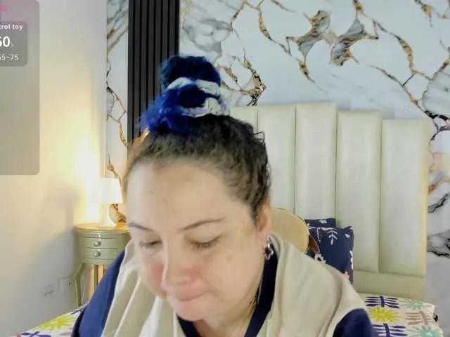 mollieblue69 on BongaCams 