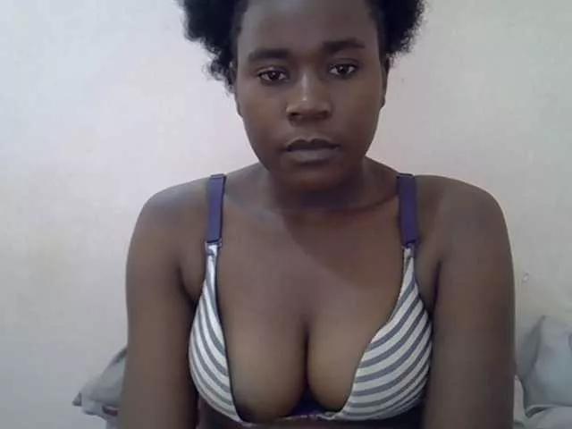 queen-sly from BongaCams