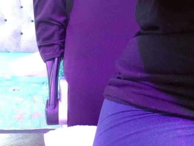 Admire sexy performer ROXIEE ROXIEE from BongaCams