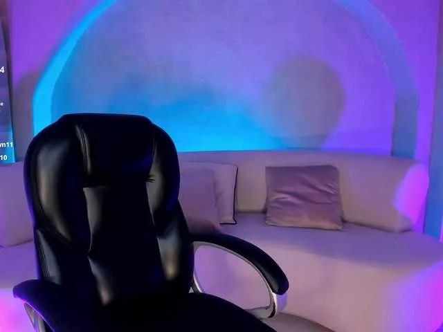 Explore SamanthaKlein, she wants to masturbate for you SamanthaKlein from BongaCams