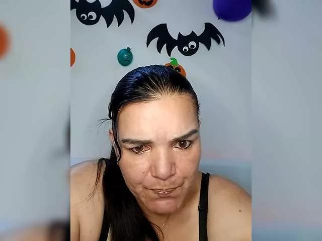 Join cute escort Santal20251 Santal20251 from BongaCams