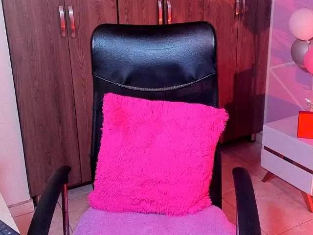 SARAFLAME1 from BongaCams