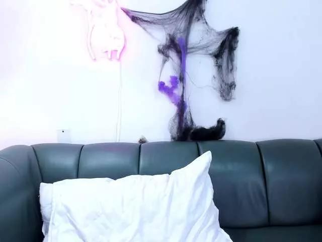 Admire 21 years old Sexxchubby from BongaCams Sexxchubby from BongaCams