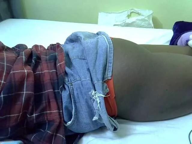 Sexyyves from BongaCams