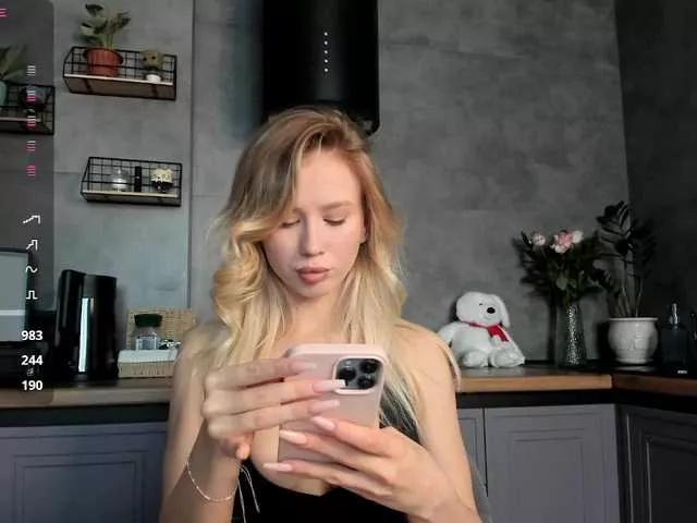 Sunlovv from BongaCams