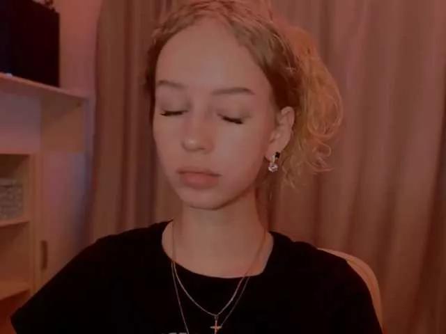 Checkout SweetyWhisper, she wants to masturbate for you SweetyWhisper from BongaCams