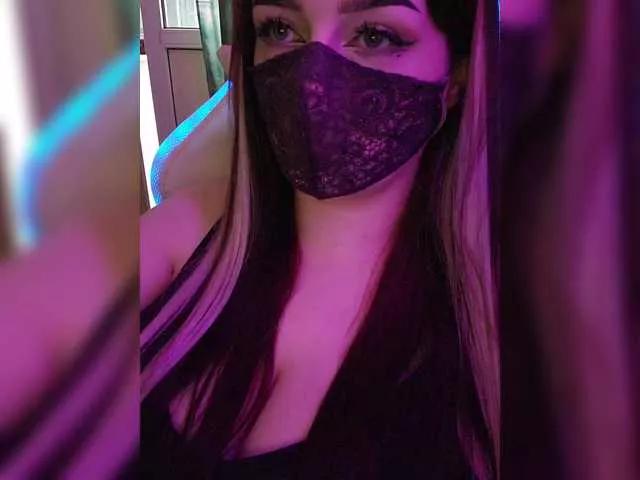 YennSI from BongaCams