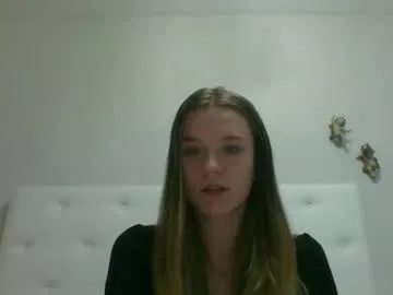 _matildaa077 — Sexy Outfit [500 tokens remaining]