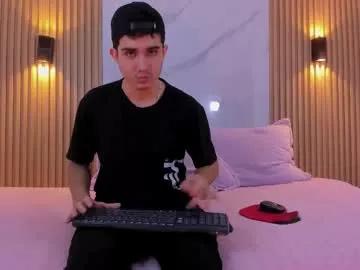 Watch Chaturbate's Alejo_gray1 alejo_gray1 from Chaturbate