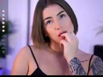 Join sexy stripper Babbyaisha babbyaisha from Chaturbate