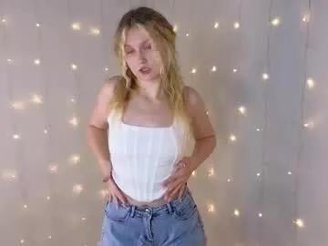 belly_brics from Chaturbate